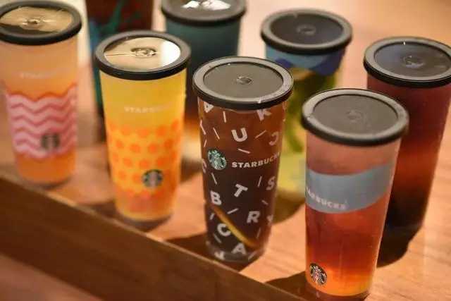 冰球革命，高效生產(chǎn)：大型杯裝冰球包裝設備助力飲料企業(yè)創(chuàng)新升級