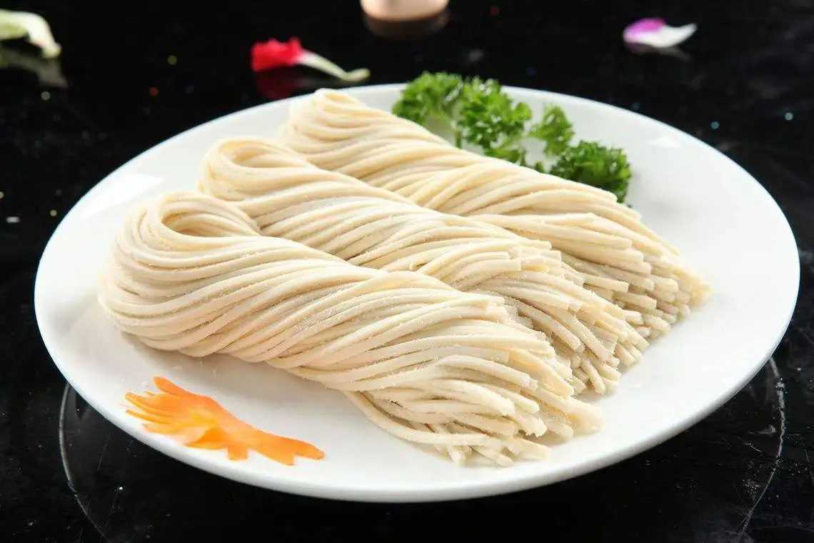 盒裝鮮面條包裝機(jī)，鎖鮮每一份美味