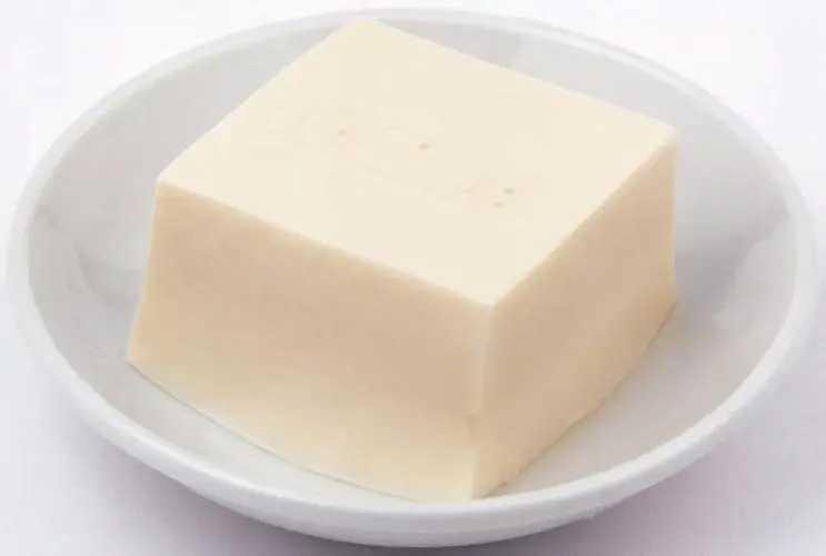 探索自動(dòng)豆腐盒包裝機(jī)的無限可能，讓豆腐產(chǎn)業(yè)走向新的高度