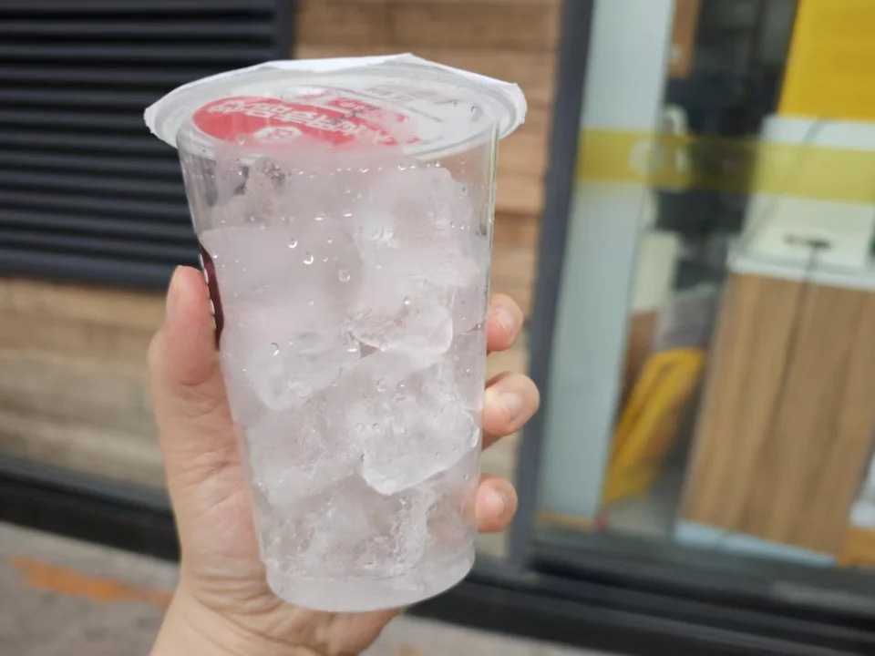 創(chuàng)新自動(dòng)化冰杯生產(chǎn)線——飲品行業(yè)的革命性變革，開(kāi)啟智能生產(chǎn)新時(shí)代