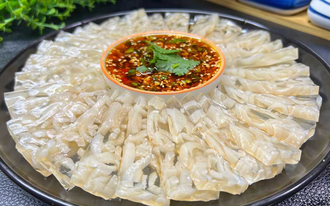 全自動皮凍灌裝封口機，賦能傳統(tǒng)美食規(guī)模化生產