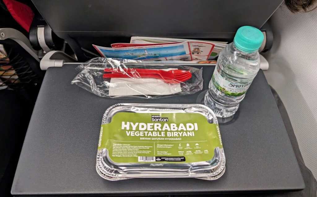 超越包裝，智馭云端味覺(jué)的精密藝術(shù)——呂工機(jī)械全自動(dòng)航空餐盒包裝生產(chǎn)線(xiàn)